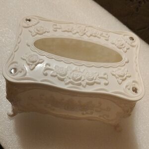 Decorative White Floral Tissue Box Cover - Elegant Home Bath Accent